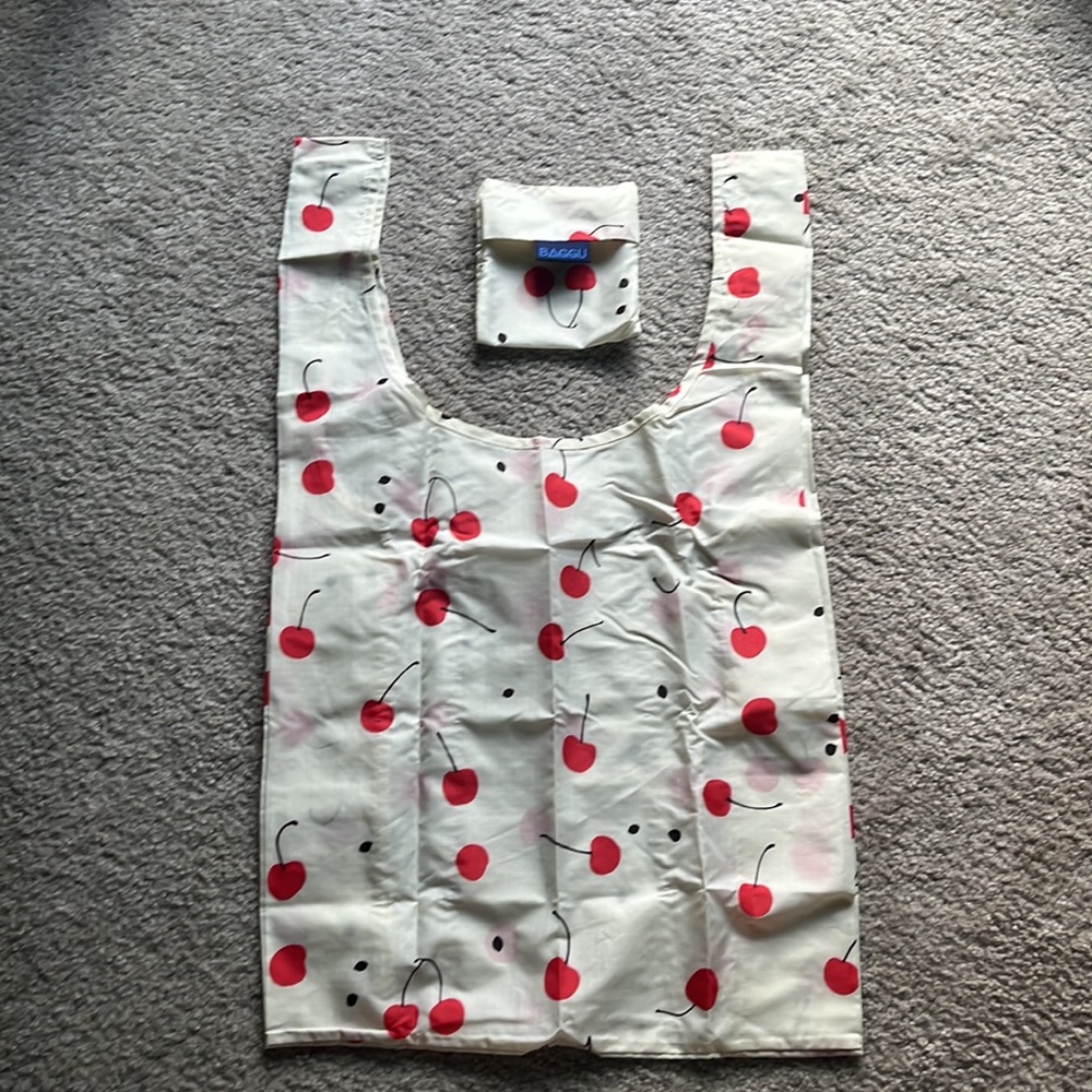Cherry standard baggu
